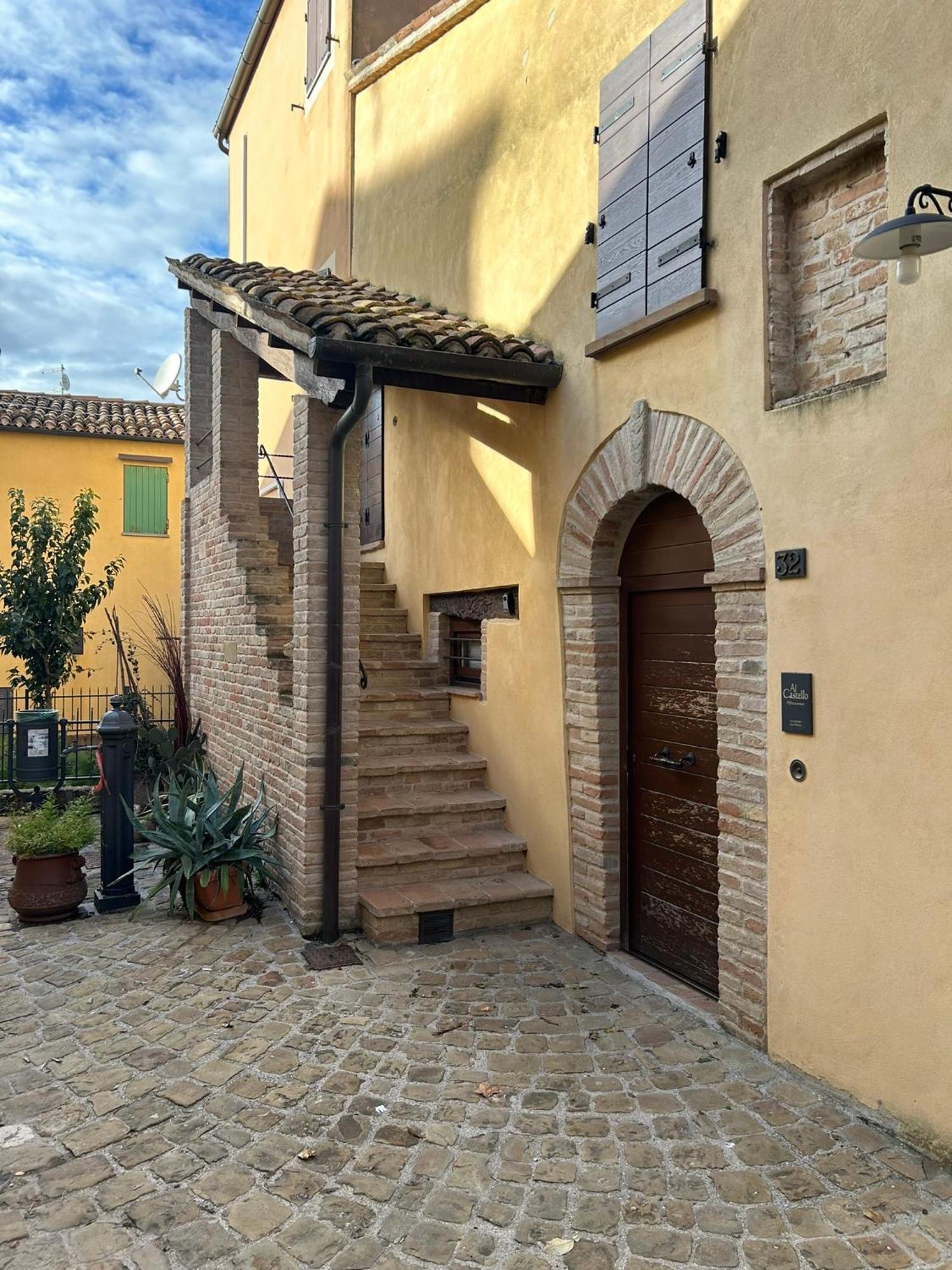 Al Castello Hotel Tavullia Ngoại thất bức ảnh
